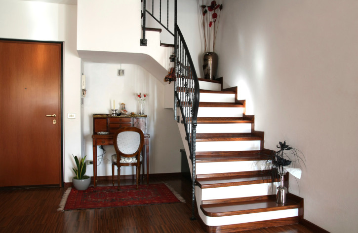 What S The Best Floor For A Staircase, What Is The Best Type Of Flooring For Stairs